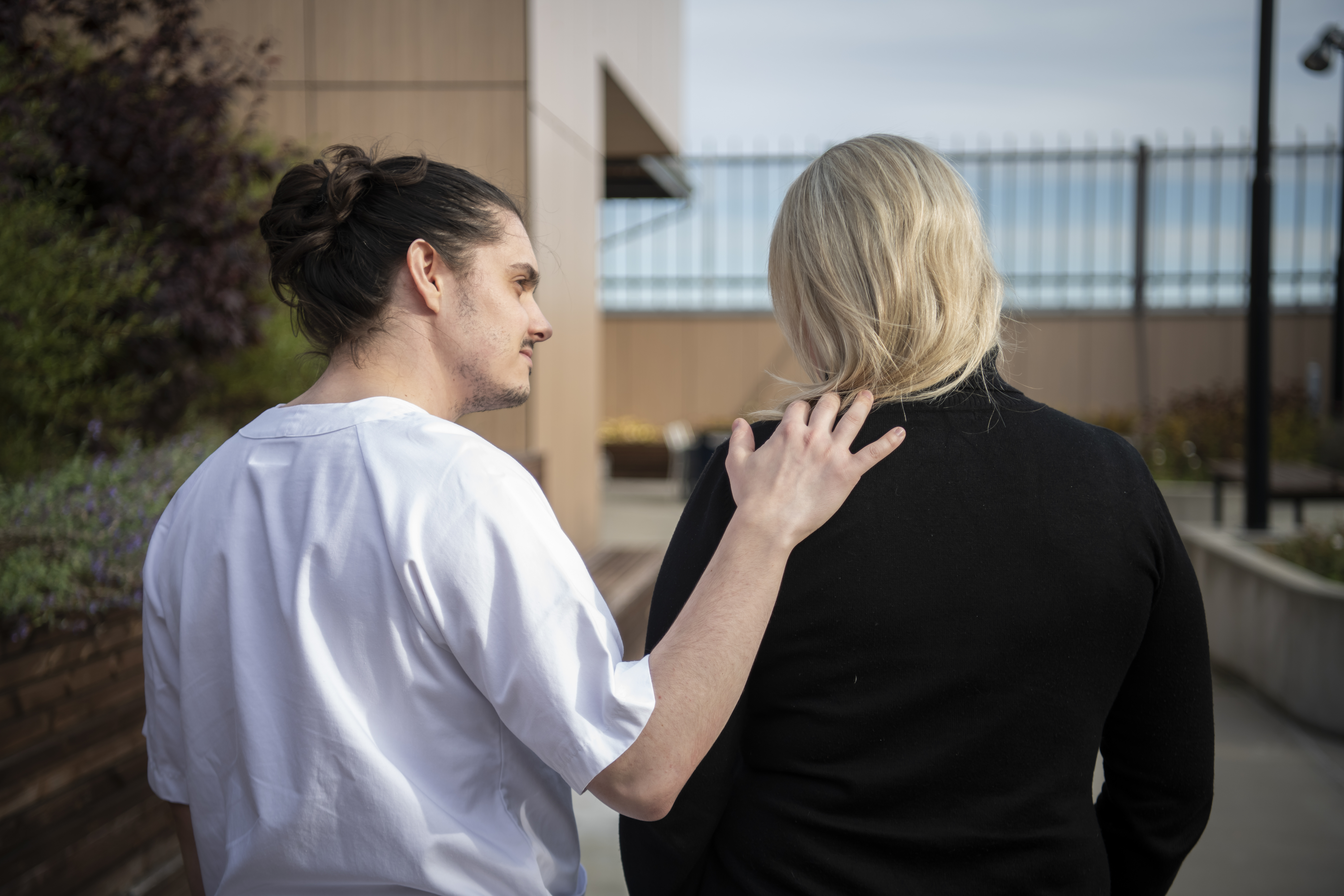 Ansatt og pasient ute