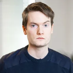 En mann med blå øyne