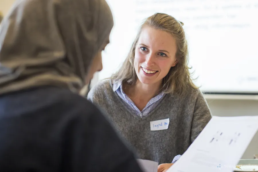To personer som trener på metoden Teach Back, Foto: Anette Strømsbo Gjørv