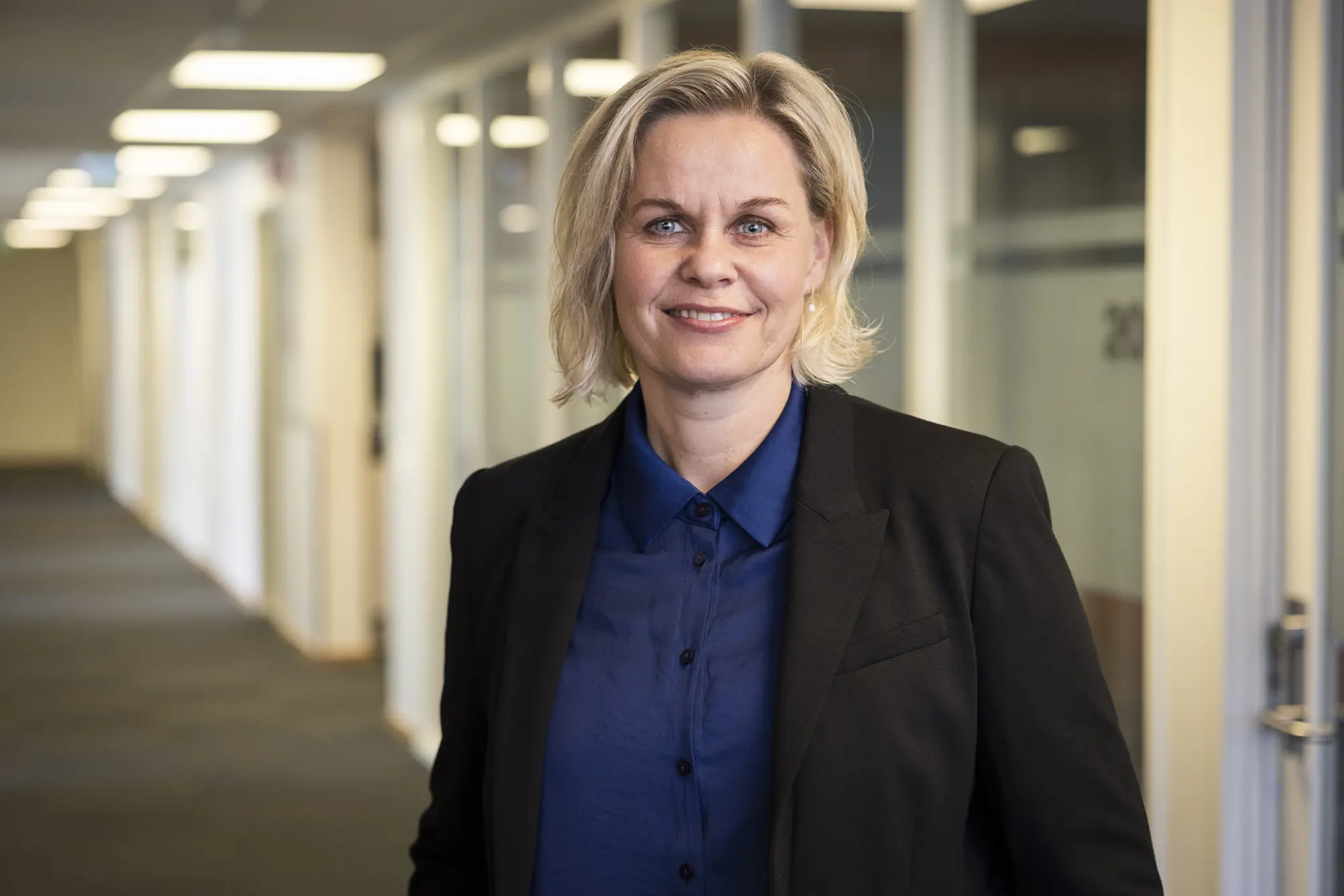 Portrett av Mona Stensby